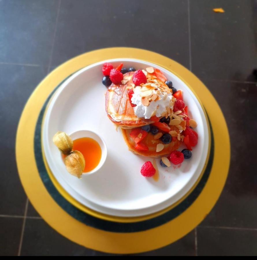 The New Blue Horse Suite At The Grumpy Schnauzer B&B Luxury Private Indoor Hot Tub Breakfast In Bed 에어드리 외부 사진